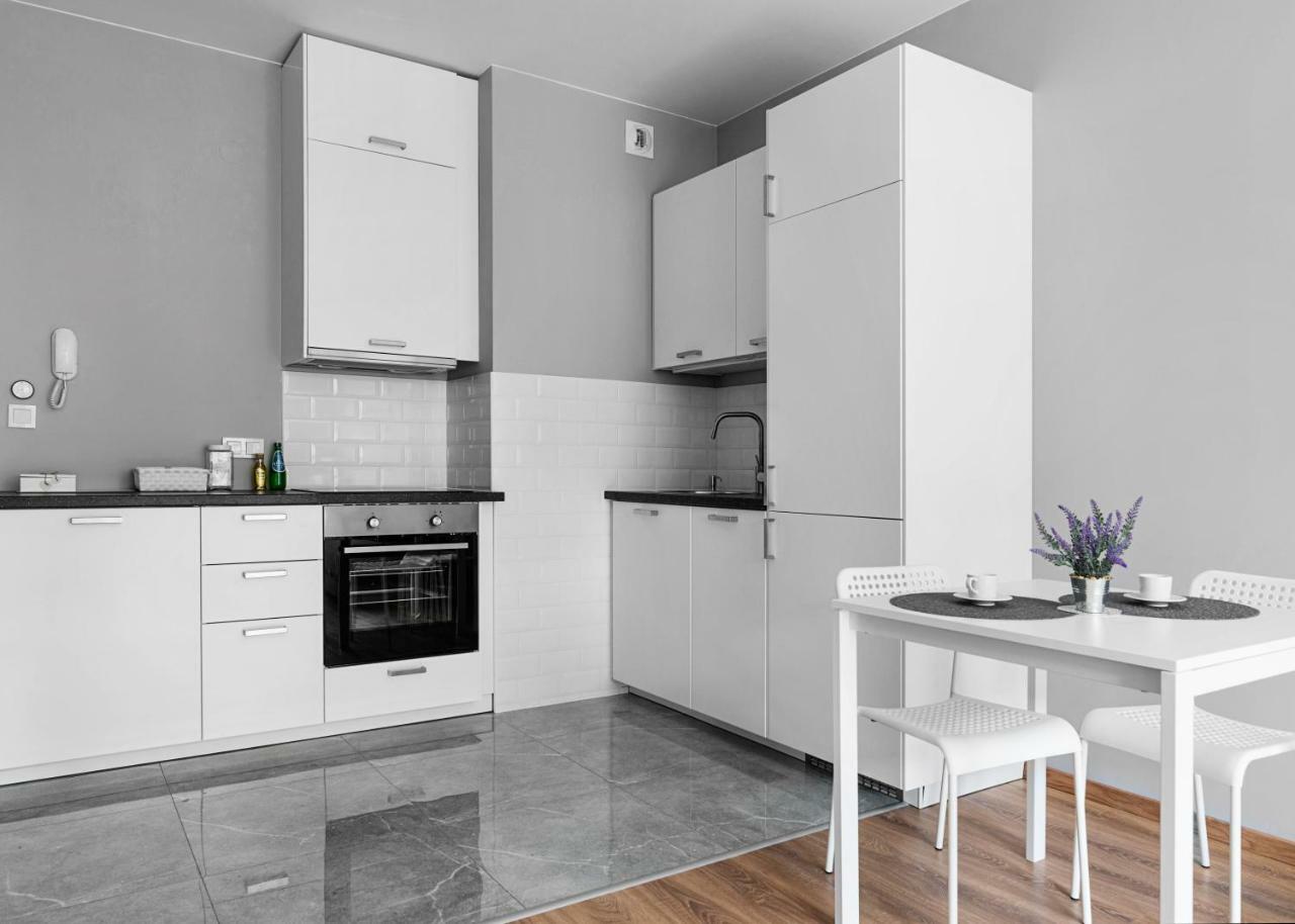 Warszawa-Wlochy Brilliant Apartment エクステリア 写真